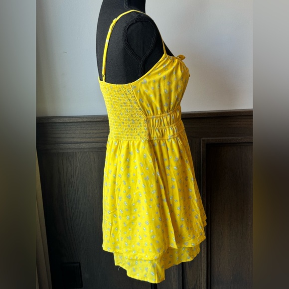 Jolie & Joy Yellow Floral milkmaid romper nwt small - Picture 4 of 7